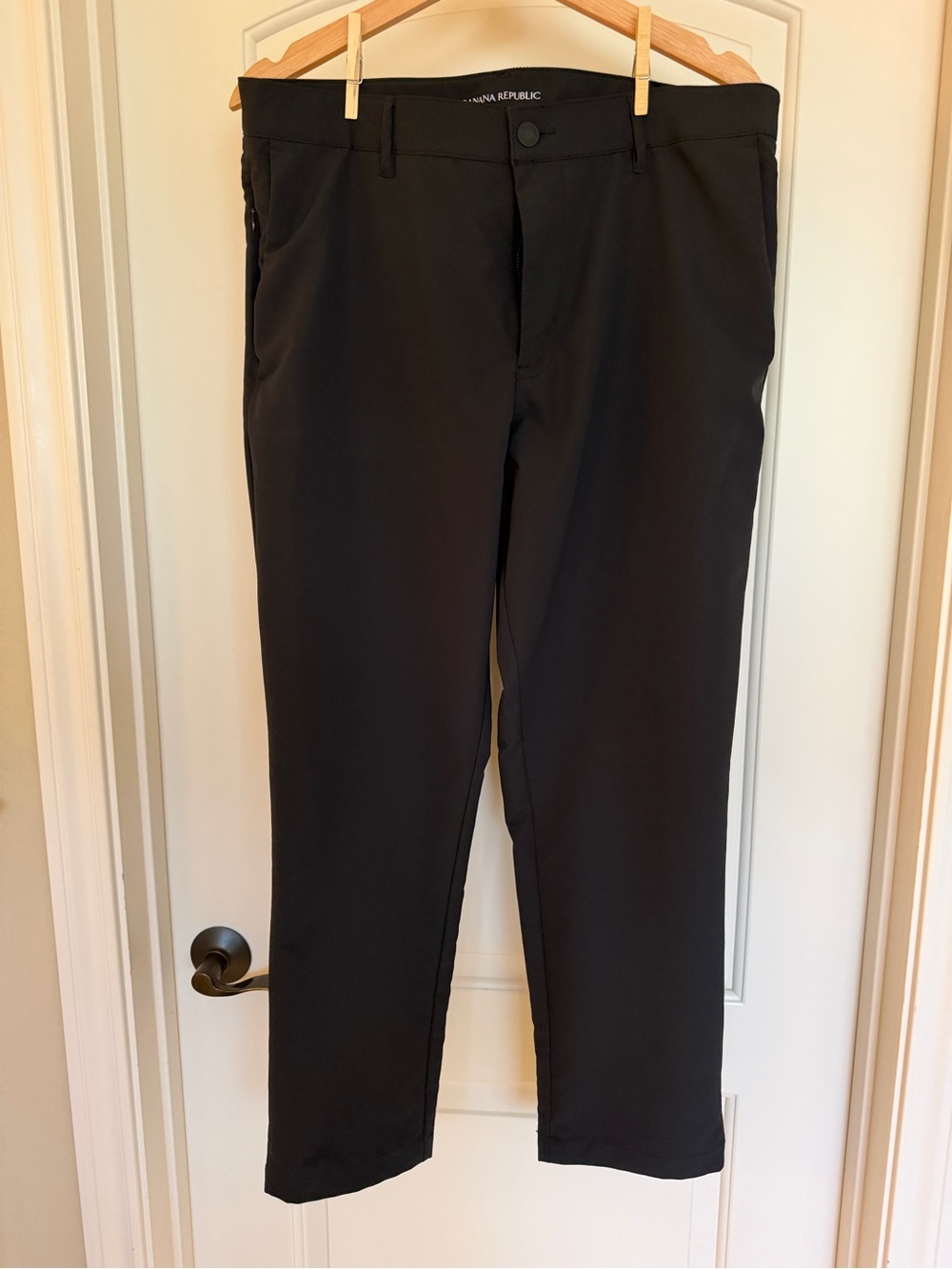 Banana Republic Men’s Black Straight-Fit Pants